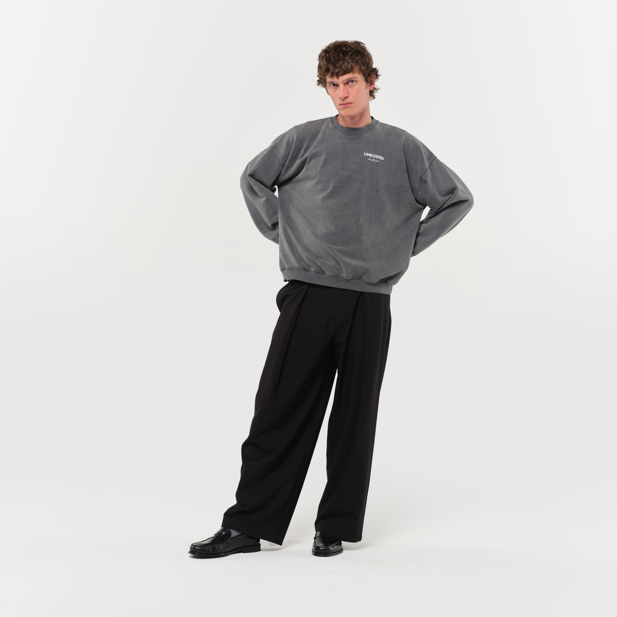 SILENT CORE CREWNECK – WASHED GREY